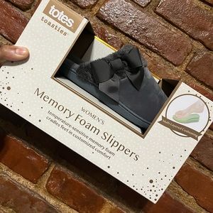 Totes Memory Foam Slippers - Size 7|8